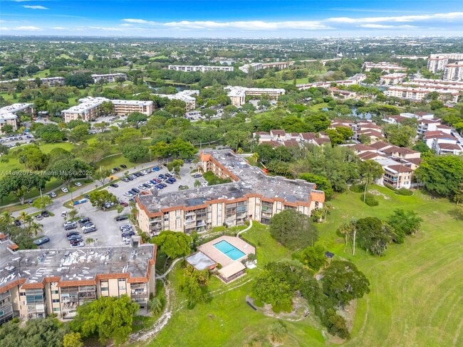 Building Photo - 6100 S Falls Cir Dr