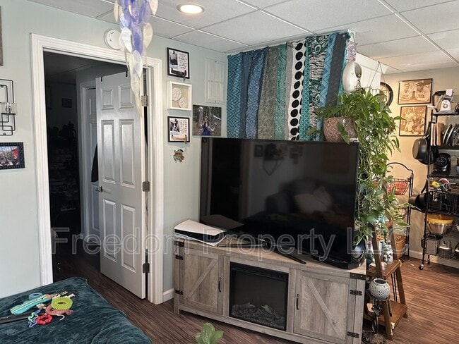 Building Photo - 12 Liberty St