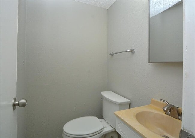 Building Photo - 4808 W Wind Trail