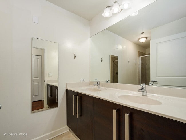 Building Photo - 1400 S Michigan Ave