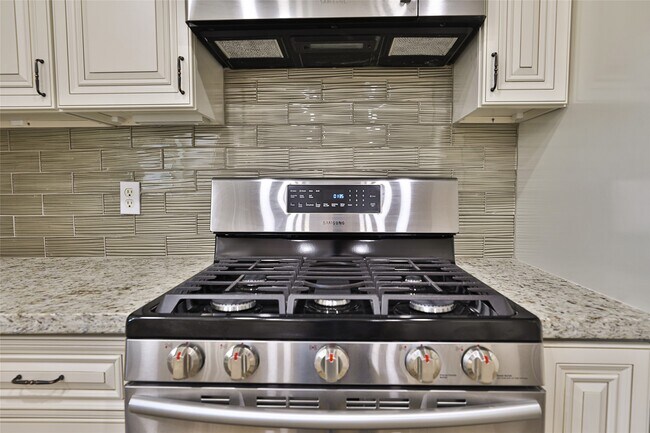 Building Photo - 2706 Stetson Ln