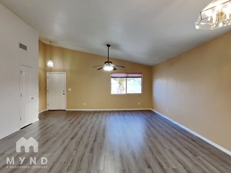 Building Photo - 9670 E Mt Baldy Way