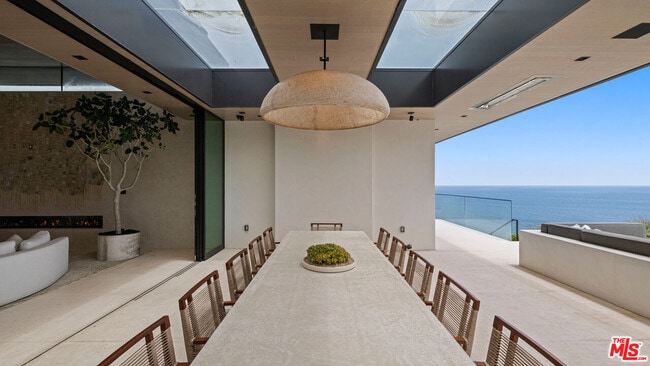 Building Photo - 5012 Carbon Beach Terrace