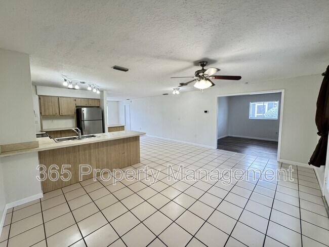 Building Photo - 4441 Tiffin Ave