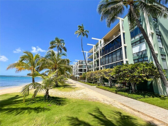 Building Photo - 4999 Kahala Ave