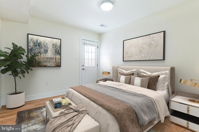 Building Photo - 1300 Belmont St NW