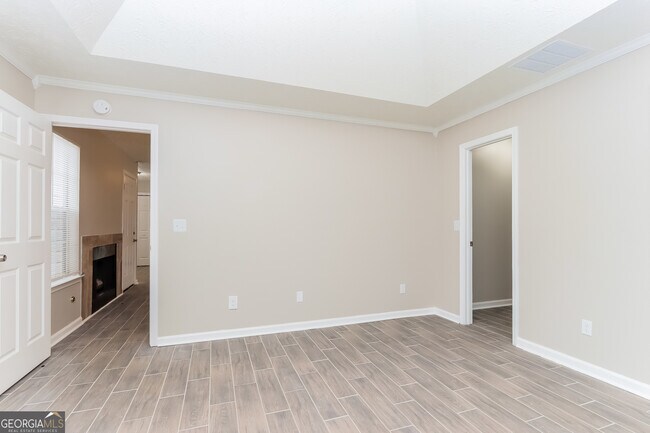 Building Photo - 330 Fallview Dr