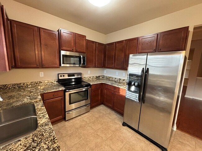 Building Photo - 1322 Ingersoll Dr