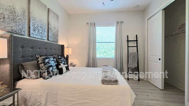 Building Photo - 1685 Serrano Cir