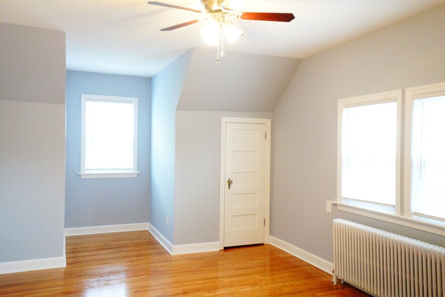 Building Photo - 807 Kennebec Ave
