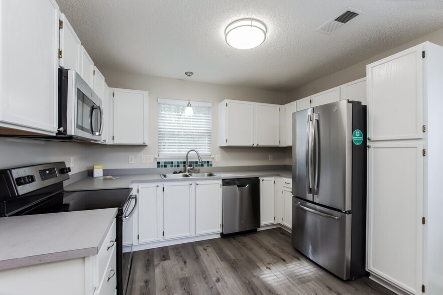 Building Photo - 13954 Dingess Rd