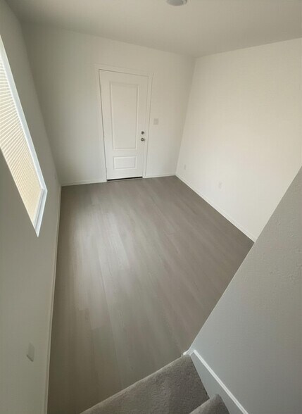Front Entrance from perspective of Stairs e - 259 Ottawa Way
