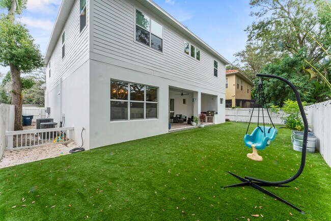 Building Photo - 3314 W Villa Rosa St