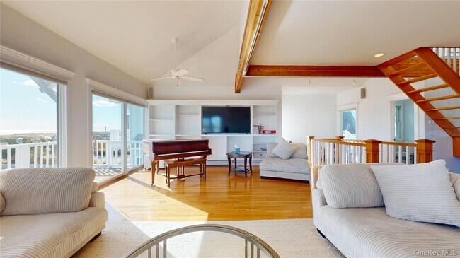 Building Photo - 750 Dune Rd