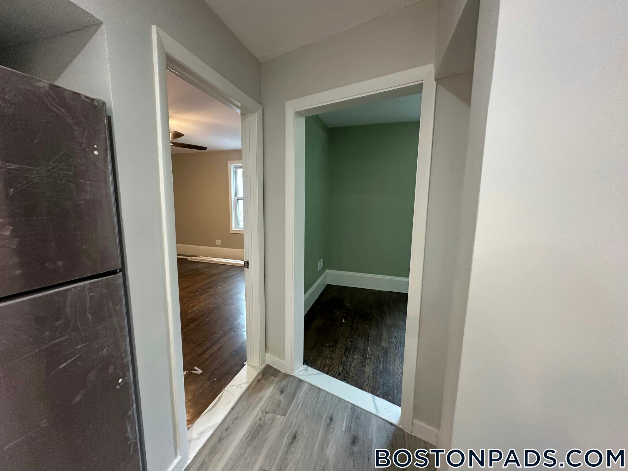 Building Photo - 13 Gladstone St