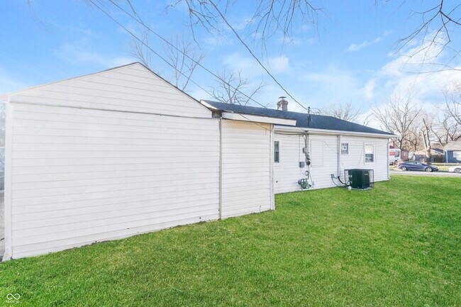 Building Photo - 2343 Magnolia Pl