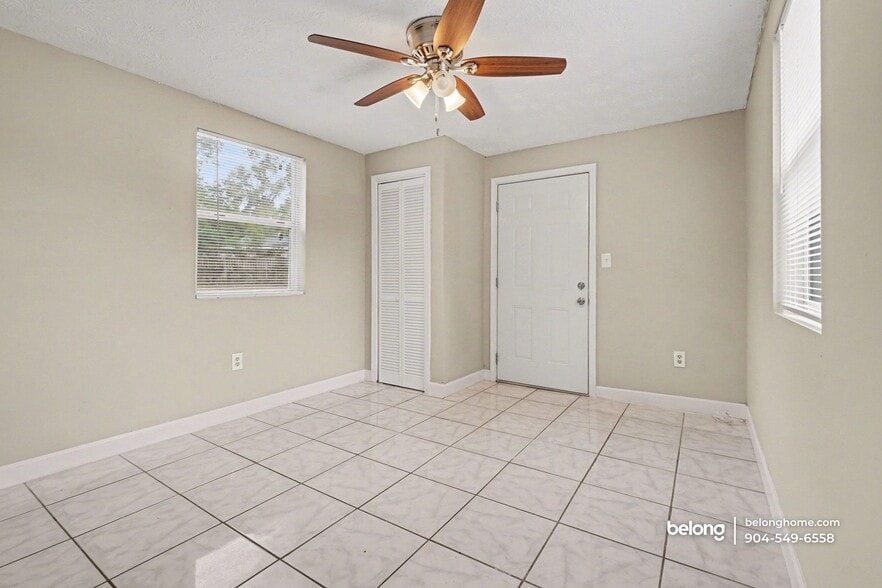 Building Photo - 3445 Soutel Dr