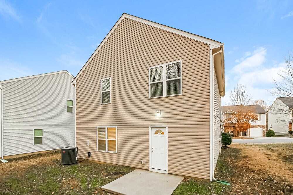 Building Photo - 4631 Montelena Dr