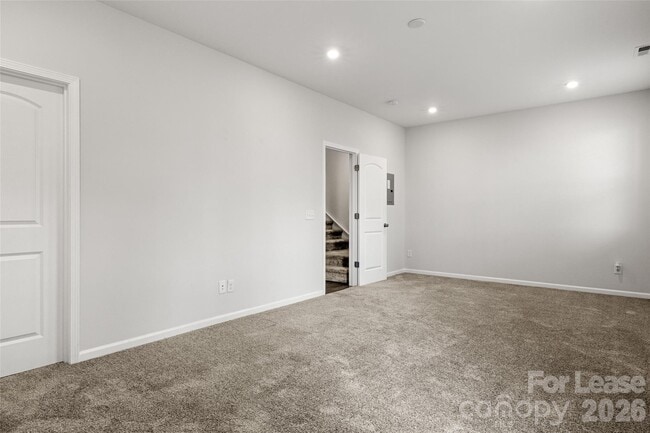 Building Photo - 6985 Waterstone Dr