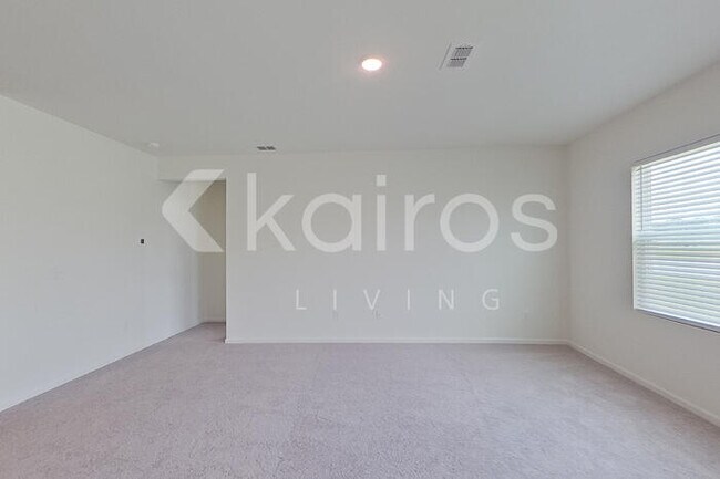 Building Photo - 677 Castillo Dr