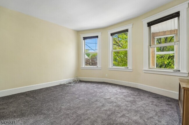 Building Photo - 7 Beekman St