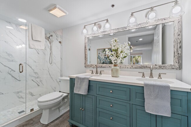 Building Photo - 275 Palm Ave