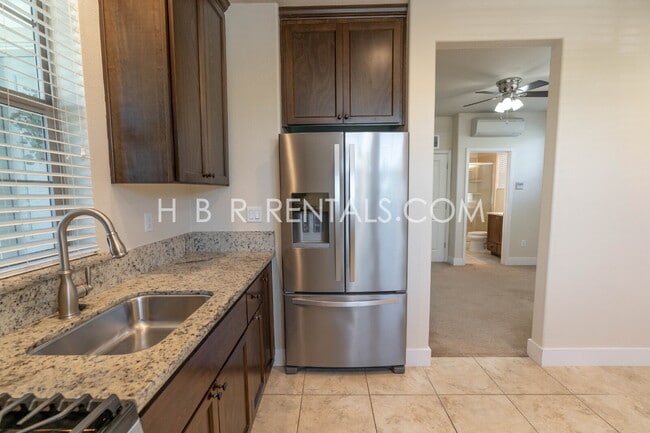 Building Photo - CASITA IN HANSEN VILLAGE - Mountain House MOVE IN READY