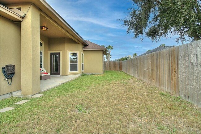 Building Photo - 15134 Barataria Dr