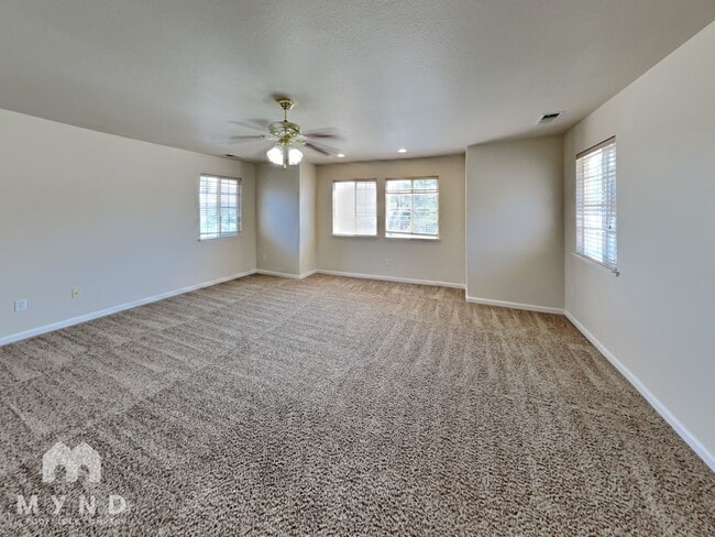 Building Photo - 695 Citadel Rd