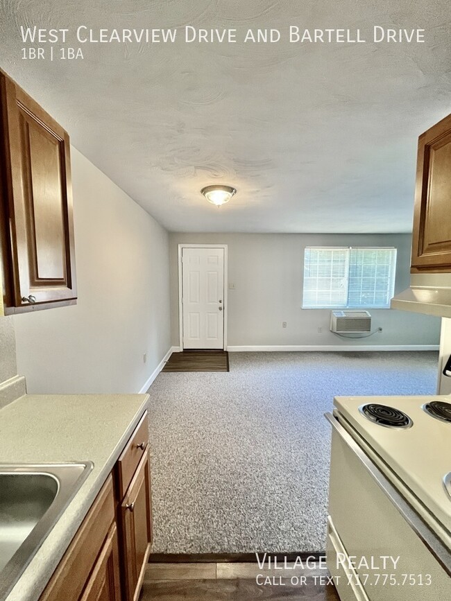 Building Photo - Newly-renovated 1-Bed Convenient to I-83 &...