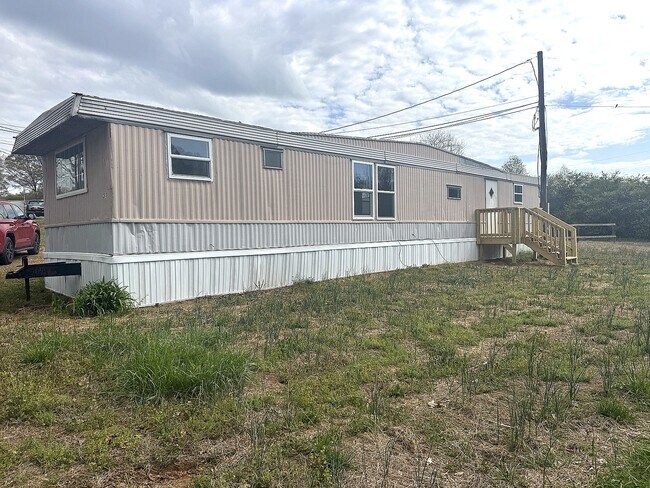 Building Photo - 233 Jolly Roger Dr