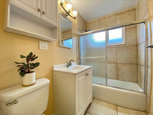 Building Photo - Downstairs 2 Bedroom Apartment! Large Enclosed Exclusive Patio! Gated Community! In Unit Washer &...