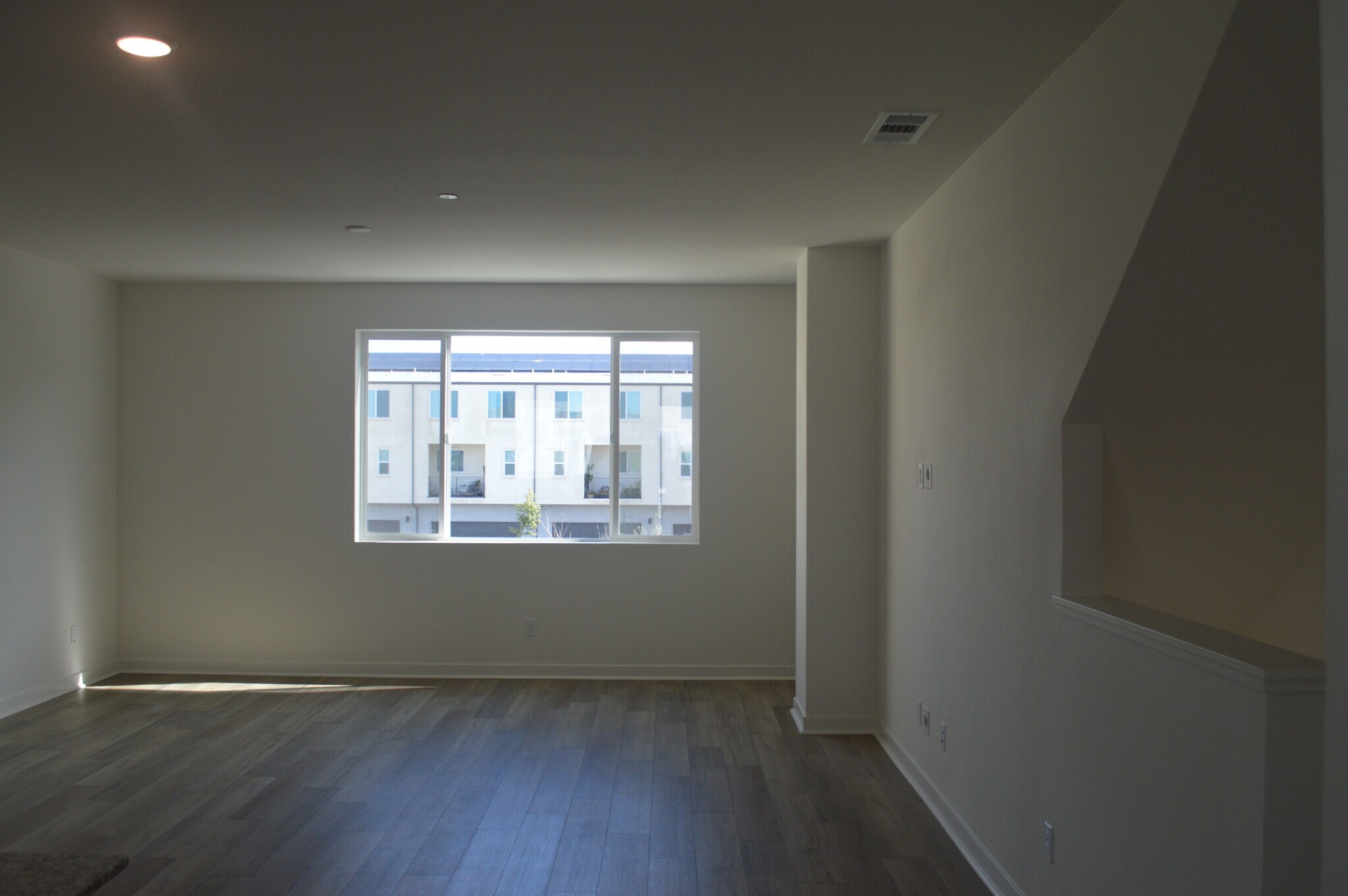 Building Photo - 5202 Sunset Wave Dr