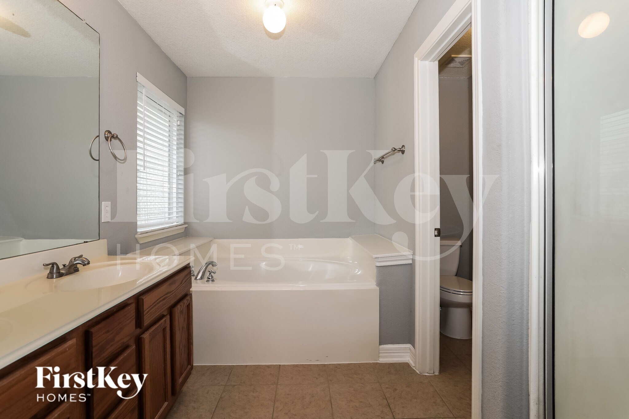 Building Photo - 1434 Loxley Dr