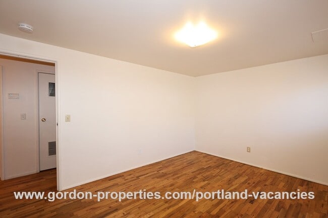 Building Photo - SE Tenino St - Brentwood-Darlington ranch-style 3 bedroom home