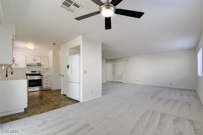 Building Photo - 8216 Carmen Blvd