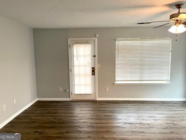 Building Photo - 101 Prattling Ct