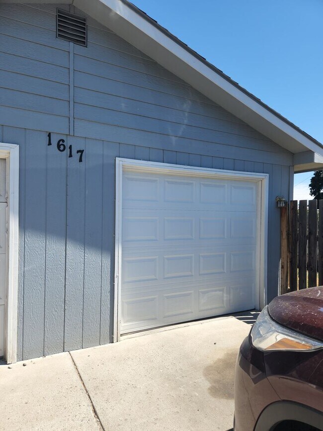 Building Photo - c1617