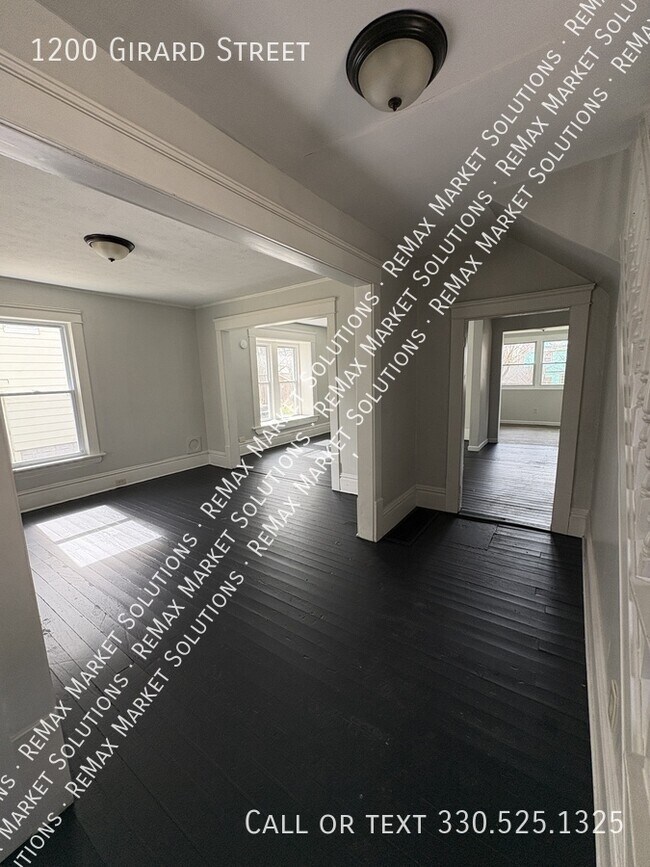 Building Photo - 1200 Girard St