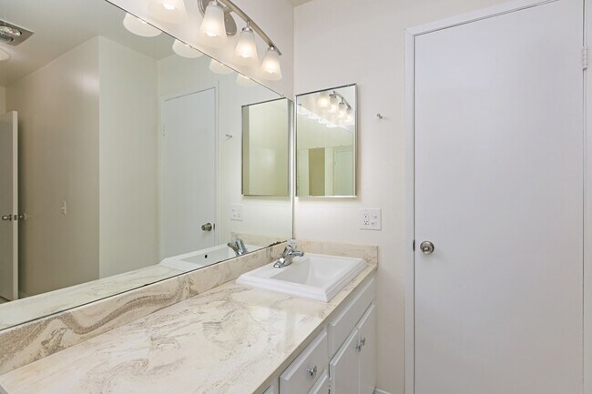 Building Photo - 2308 Altisma Way