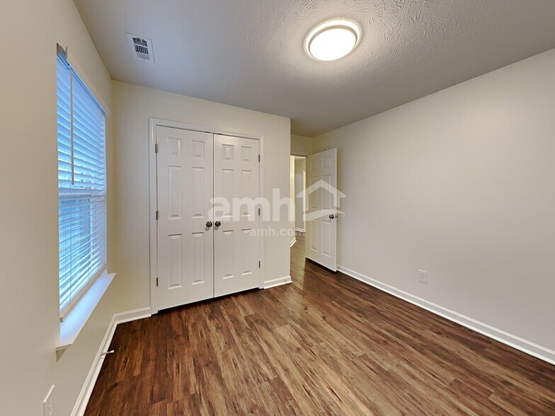 Building Photo - 1516 Chestnut Oak Dr