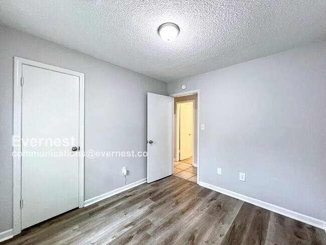 Building Photo - 8350 Greenbrook Pkwy