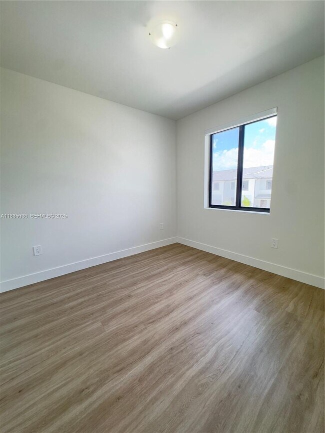 Building Photo - 34501 SW 191st Ct