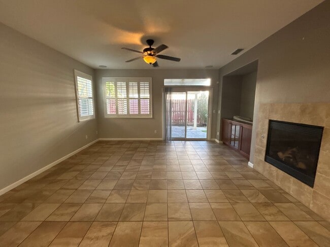 Building Photo - 212 Riverbend Ln