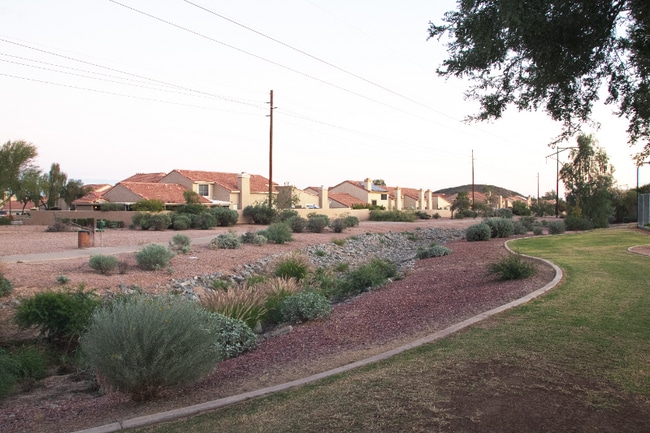 Building Photo - 3940 E Orchid Ln