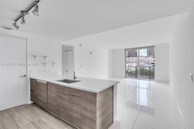 Building Photo - 1100 S Miami Ave