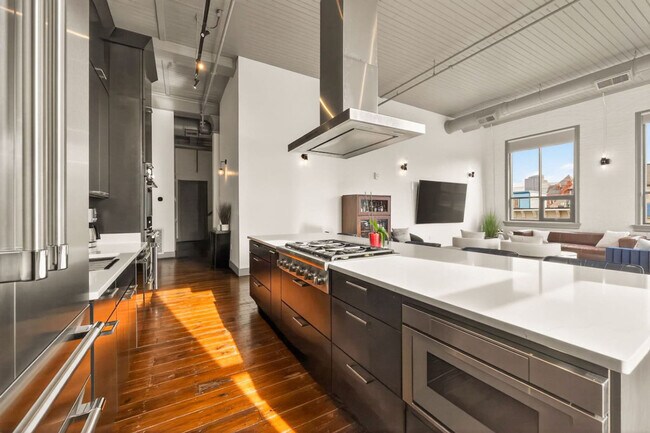 Building Photo - 21 E 15th St