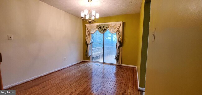 Building Photo - 848 Bayridge Dr