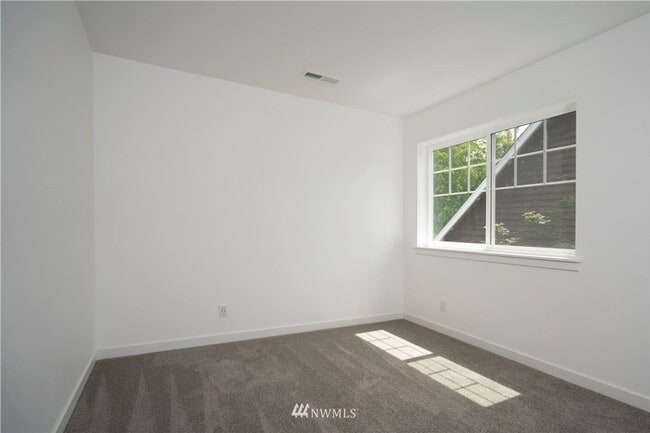 Building Photo - 116 S 42nd St