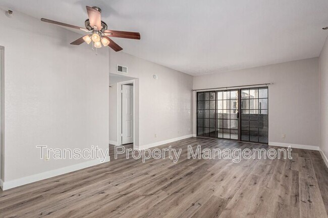 Building Photo - 8020 E Thomas Rd